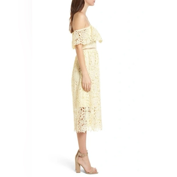 ASTR the label Yellow Lace MIDI Dress - Picture 2 of 9